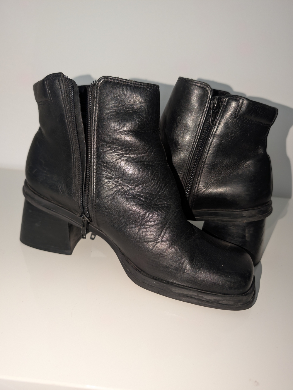 Connie Annie Black Leather Block Heel Ankle Boots Size 8M